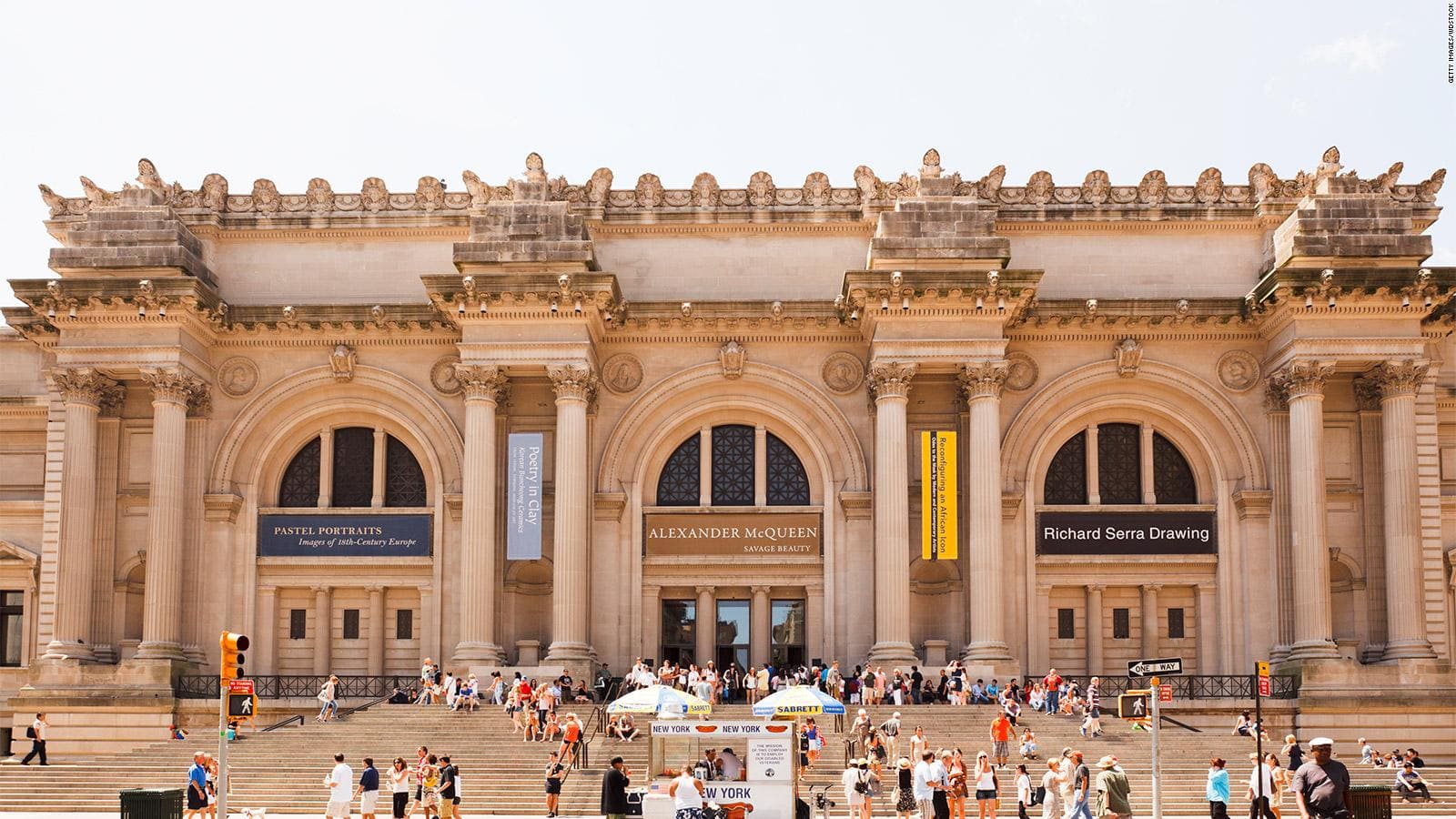 new york Bảo tàng Metropolitan – nơi lưu giữ hàng triệu tác phẩm quý giá từ khắp nền văn minh nhân loại