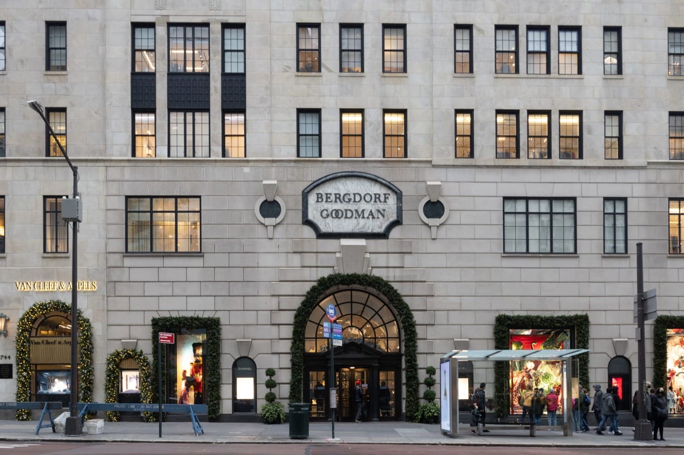 new york Bergdorf Goodman – trung tâm mua sắm xa hoa bậc nhất New York, nơi hội tụ các thương hiệu thời trang và phụ kiện cao cấp dành cho giới thượng lưu