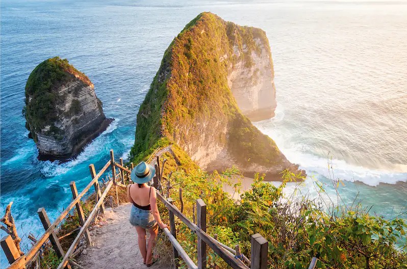 kelingking beach Bình minh và hoàng hôn là lúc Kelingking Beach rực rỡ nhất