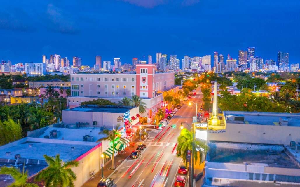 miami Little Havana – khu phố đậm chất Cuba, rực rỡ sắc màu và tràn đầy hương vị Latin giữa lòng Miami