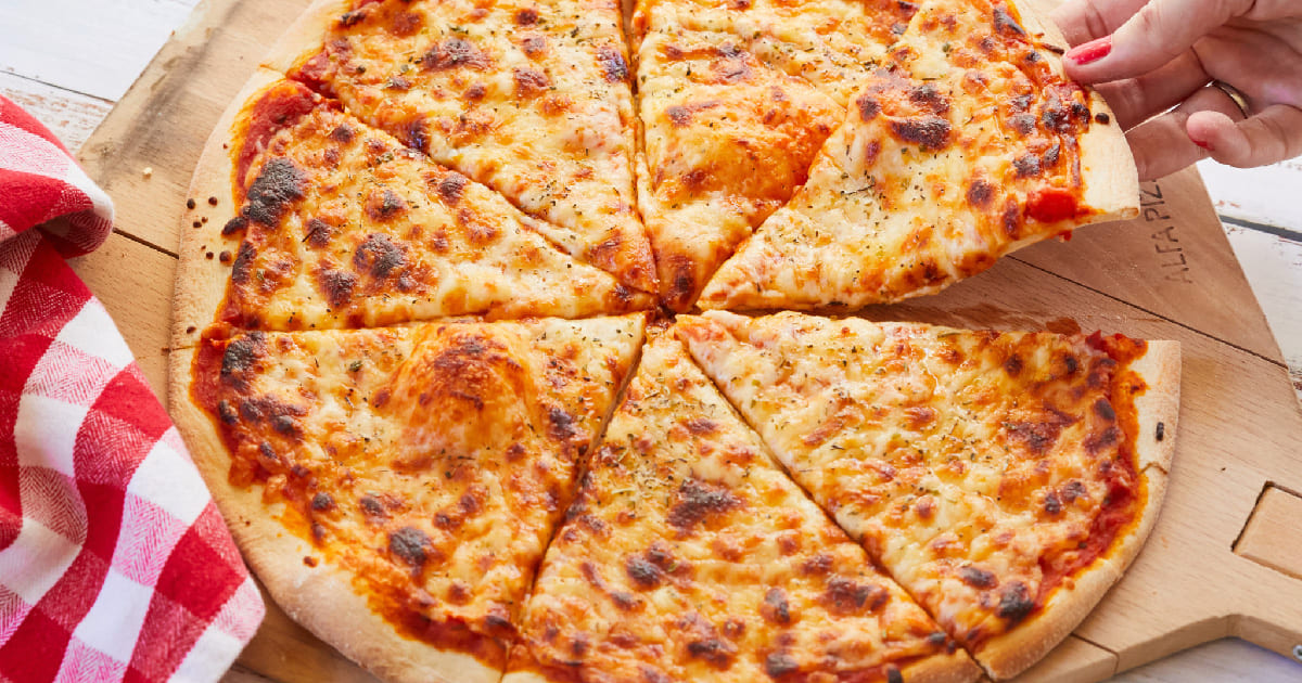 new york Pizza New York – chiếc bánh đế mỏng giòn rụm, ngập phô mai béo ngậy