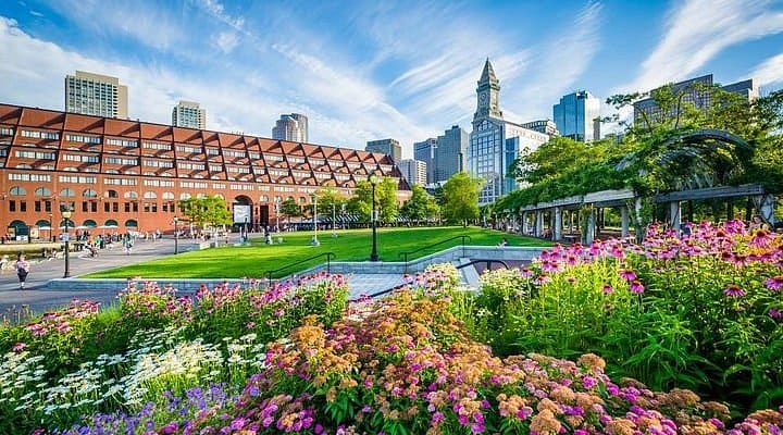boston Quảng trường Copley là không gian văn hóa – kiến trúc nổi bật, được bao quanh bởi nhiều công trình lịch sử ấn tượng của Boston
