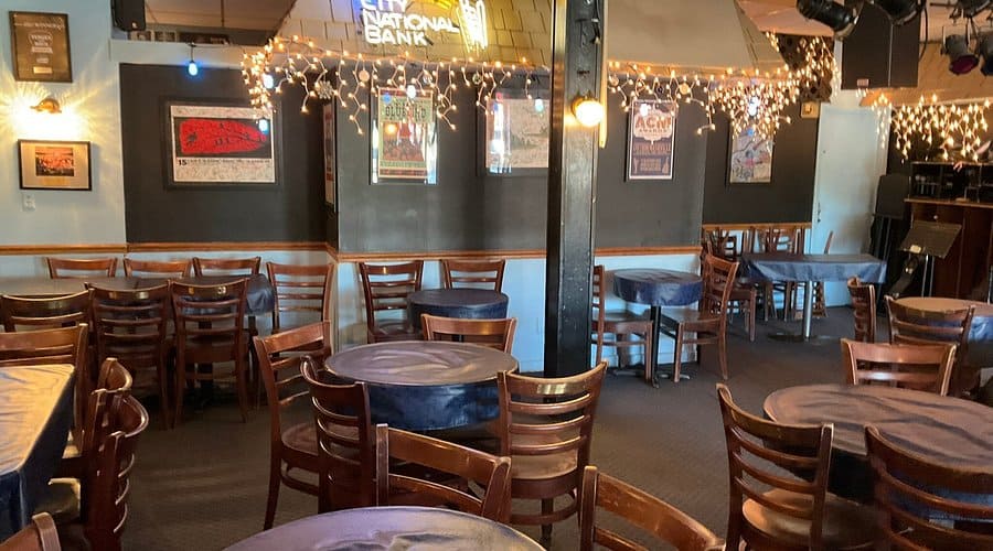 The Bluebird Cafe – quán cà phê nhỏ nhưng là nơi khởi đầu của nhiều huyền thoại âm nhạc Nashville