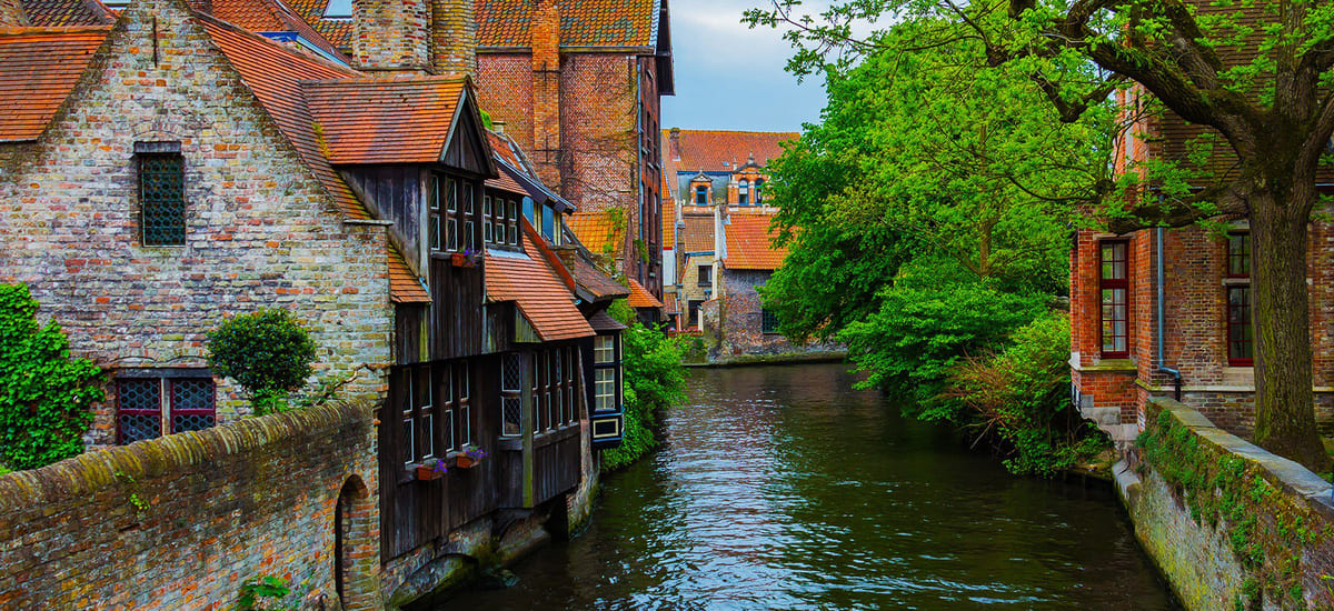 địa điểm du lịch bỉ Bruges – thành phố cổ tích với những con kênh thơ mộng và kiến trúc trung cổ tuyệt đẹp
