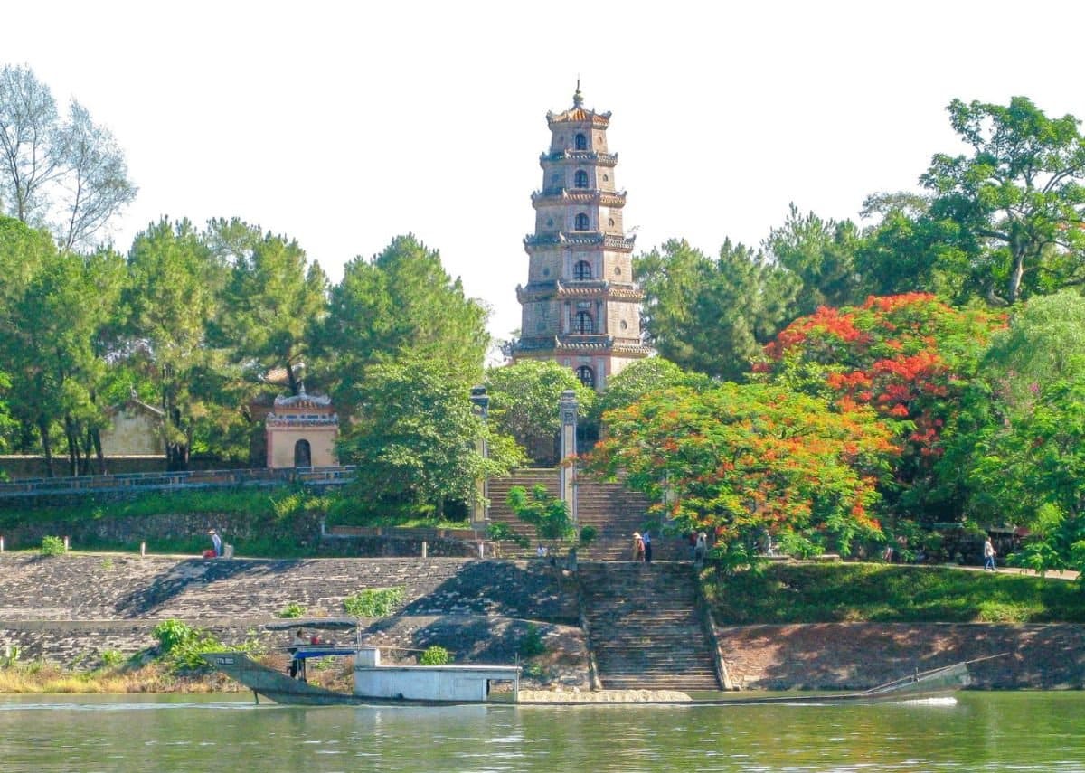 Huyền thoại và dấu ấn lịch sử hơn 400 năm của chùa Thiên Mụ