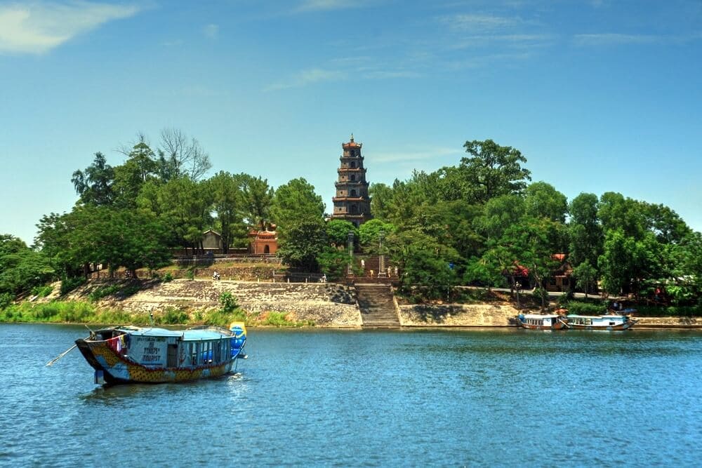 Hướng dẫn đường đi và phương tiện thuận tiện đến chùa Thiên Mụ Huế