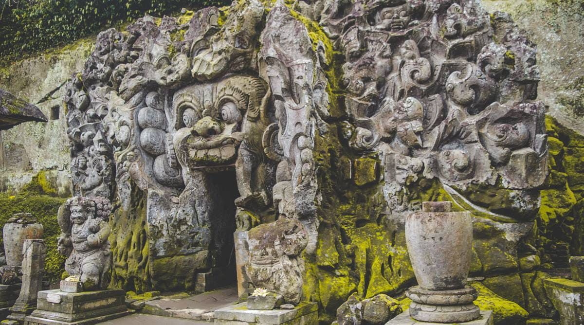 Đền Goa Gajah – hang động linh thiêng với kiến trúc cổ kính và chạm khắc huyền bí