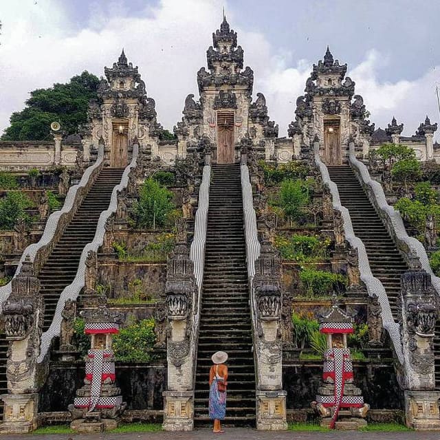Đền Lempuyang lưu giữ giá trị lịch sử và tín ngưỡng hàng nghìn năm của người Bali