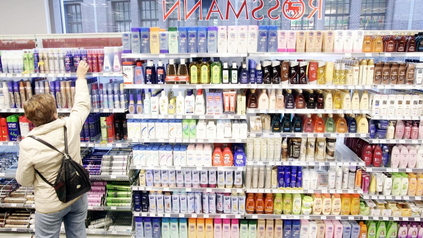 du lịch đức mua gì DM và Rossmann là chuỗi cửa hàng mỹ phẩm nổi tiếng của Đức, nổi bật với sản phẩm chất lượng và giá hợp lý