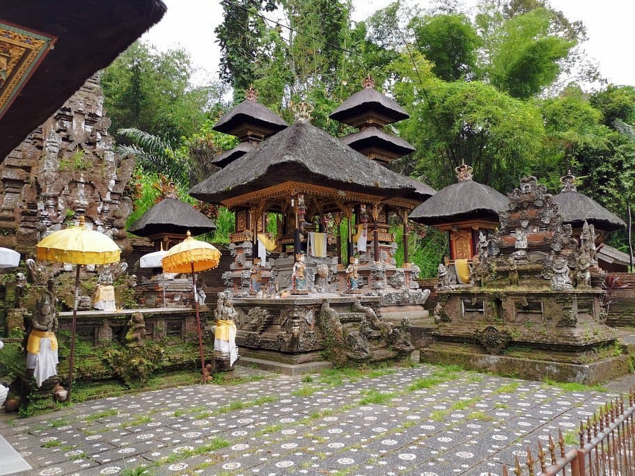 Vẻ đẹp huyền bí của Gunung Kawi đưa bạn lạc vào không gian linh thiêng trầm mặc