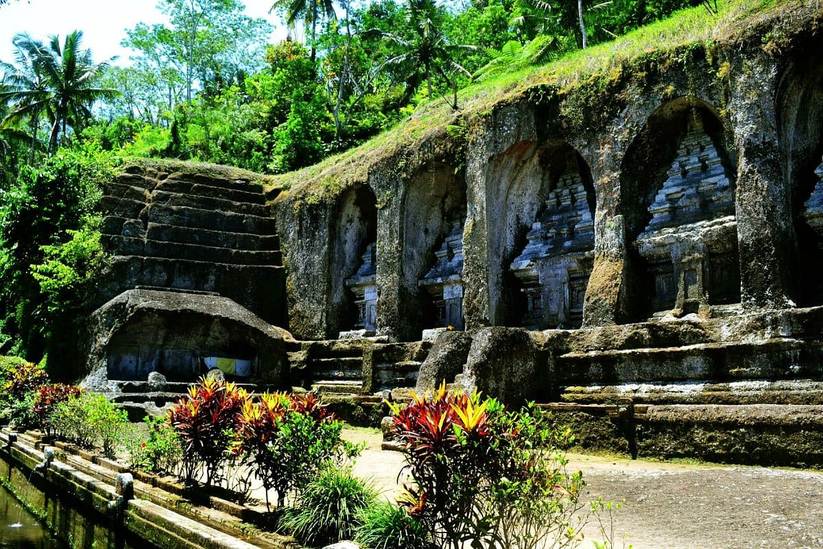 Thời điểm đẹp nhất để tham quan Pura Gunung Kawi Bali là vào buổi sáng sớm