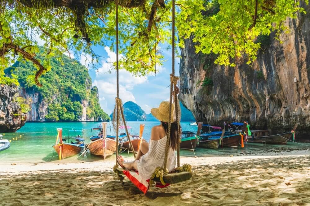 phuket Đảo Koh Phi Phi – thiên đường biển nổi tiếng với làn nước xanh ngọc bích