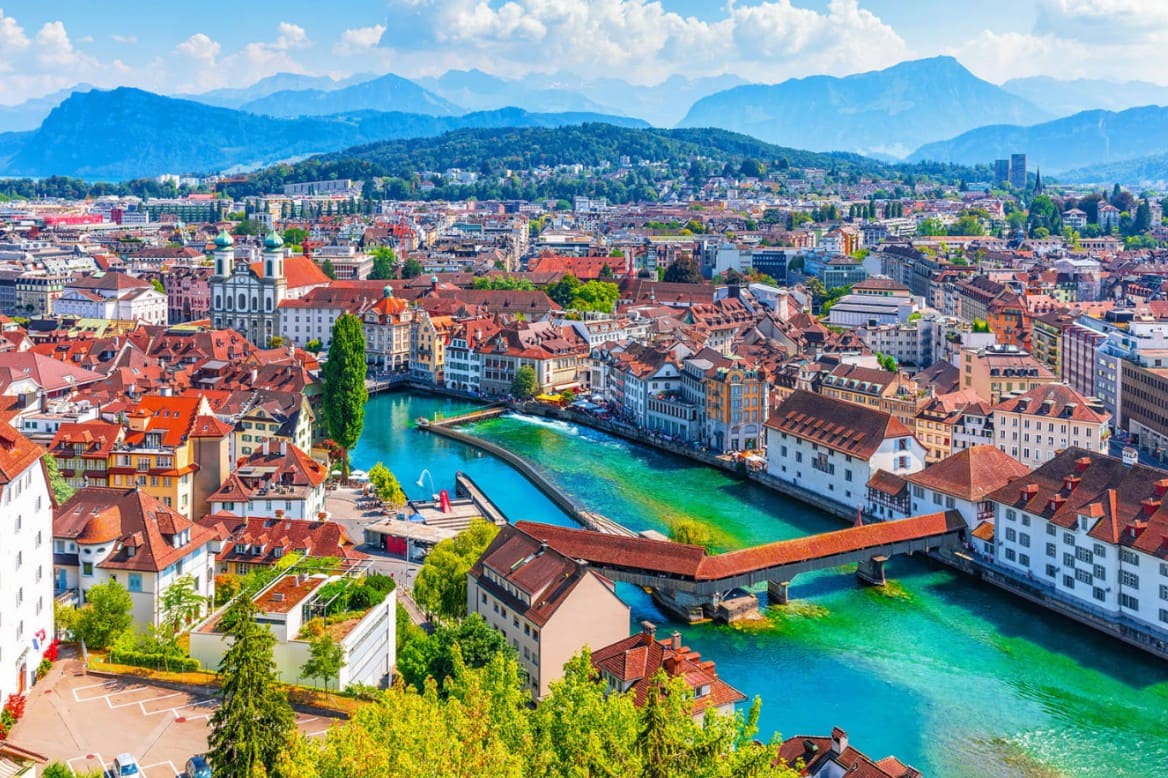 địa điểm du lịch thụy sĩ Thành phố Lucerne – viên ngọc bên hồ, mang vẻ đẹp cổ kính và lãng mạn bậc nhất Thụy Sĩ