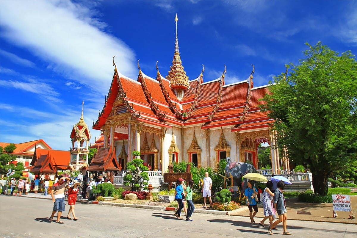 phuket Chiêm bái Wat Chalong – ngôi chùa linh thiêng và nổi tiếng bậc nhất Phuket