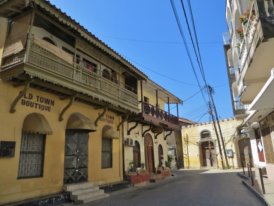 Khu phố cổ Old Town ở Mombasa với kiến trúc Swahili-Ả Rập – nơi giao thoa văn hóa tại điểm cuối con đường tơ lụa ở châu Phi