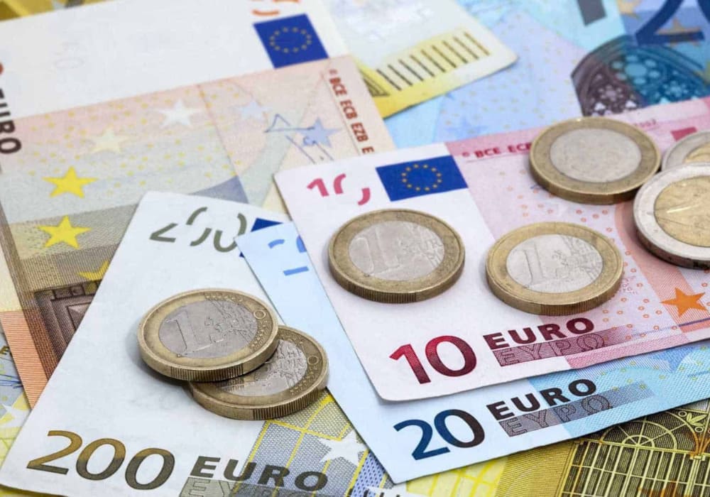 đi du lịch đức cần chuẩn bị gì Chuẩn bị ngân sách hợp lý và đổi tiền Euro trước khi du lịch Đức