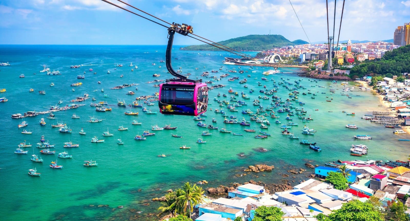 Việc di chuyển đến bãi biển Jomtien rất thuận tiện với nhiều phương tiện khác nhau