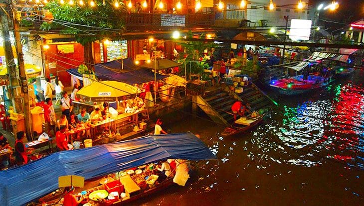 Thời điểm lý tưởng để tham quan chợ nổi là buổi chiều tối vào các ngày cuối tuần