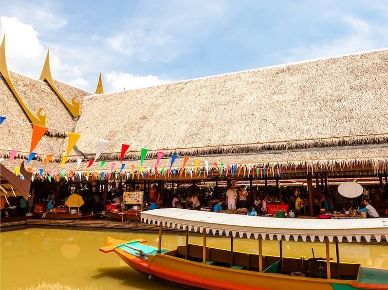 Thưởng thức những món ăn thực truyền thống tại chợ nổi Ayutthaya mộc mạc, đậm đà hương vị Thái Lan xưa