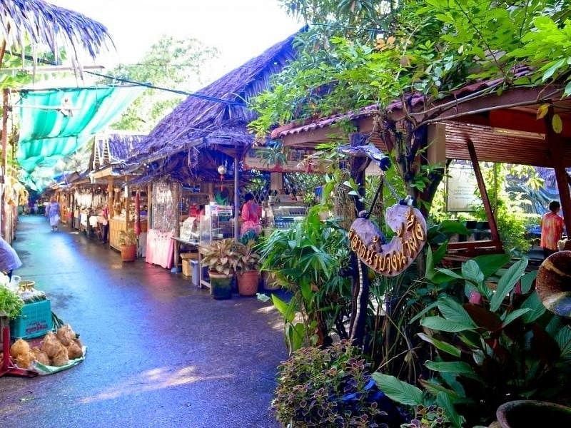 chợ nổi bang nam phueng Thời điểm lý tưởng để tham quan chợ Bang Nam Phueng là buổi sáng cuối tuần, khi không khí mát mẻ và chợ đông vui nhất