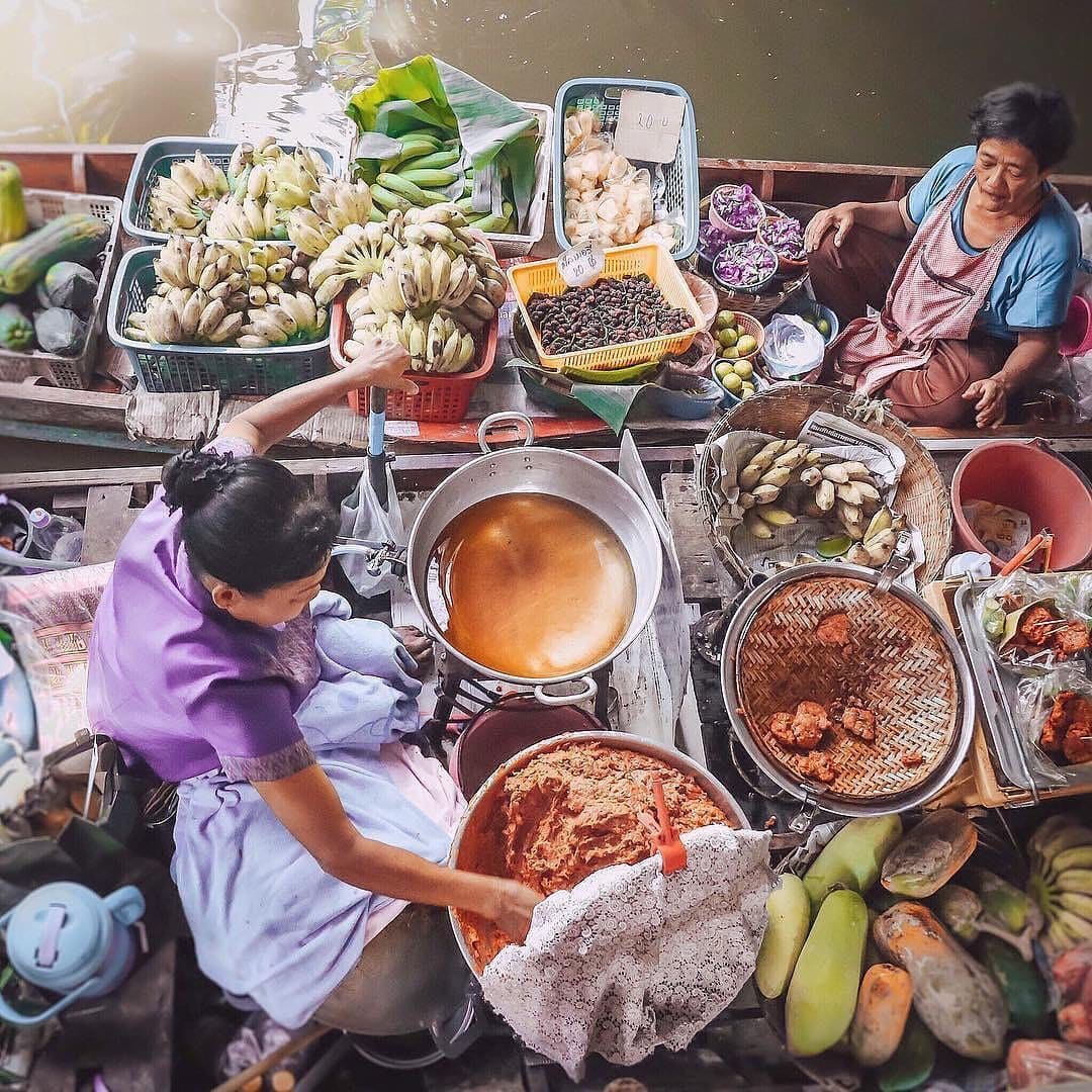chợ nổi khlong lat mayom Ẩm thực tại chợ nổi Khlong Lat Mayom đa dạng, tươi ngon và đậm hương vị truyền thống Thái Lan