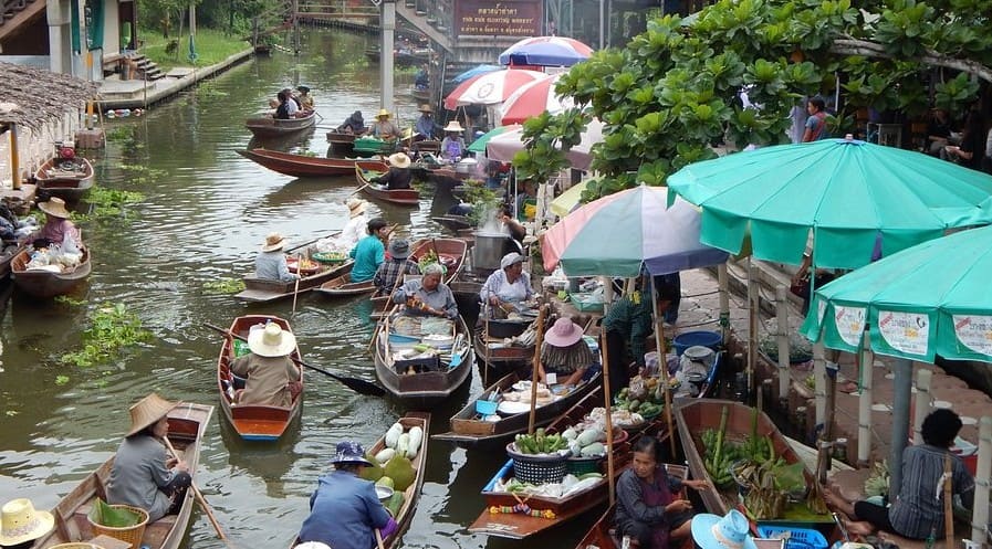 Chợ nổi Tha Kha mang vẻ đẹp mộc mạc, yên bình đậm chất sông nước Thái Lan