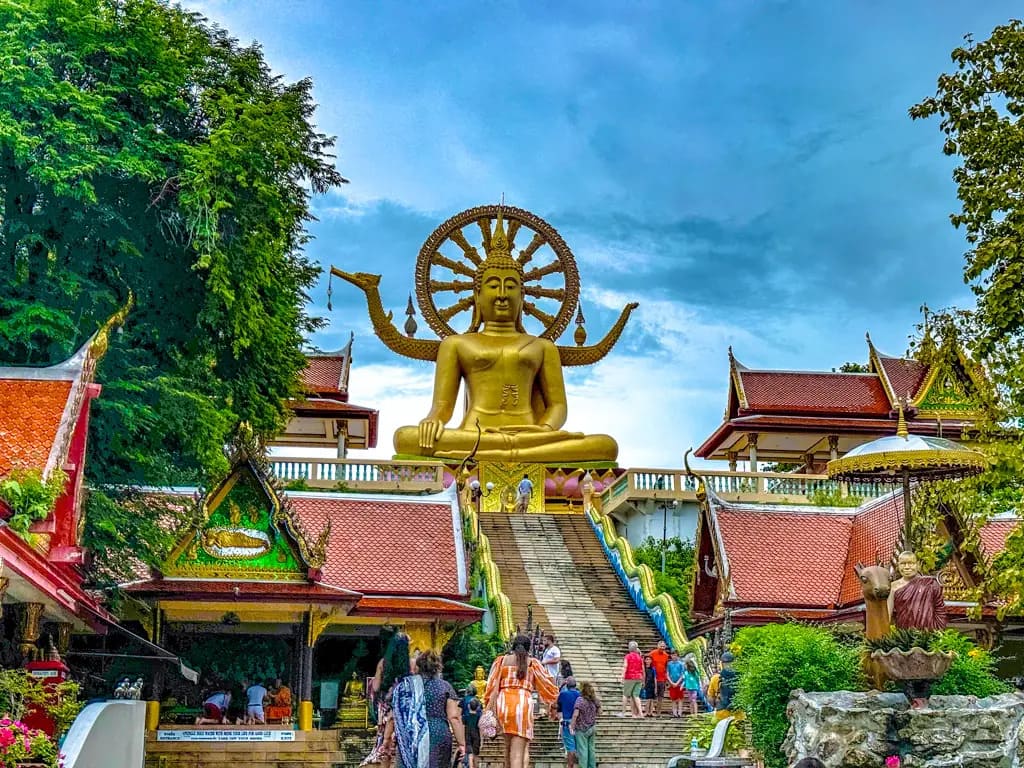 Wat Phra Yai là ngôi chùa Phật Lớn linh thiêng nổi tiếng tại Pattaya