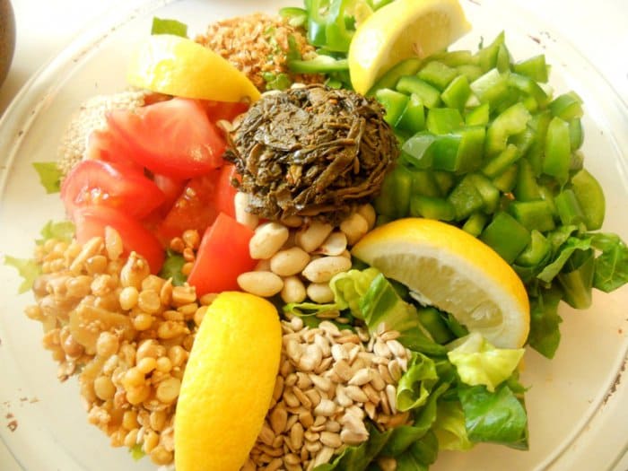 ẩm thực myanmar Salad lá trà là món ăn độc đáo nhất Myanmar với vị chua chát lạ miệng và hương thơm đặc trưng