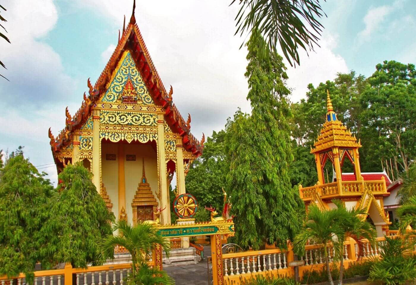 wat phra thong Wat Phra Thong là ngôi chùa cổ mang đậm màu sắc tâm linh và truyền thuyết kỳ bí