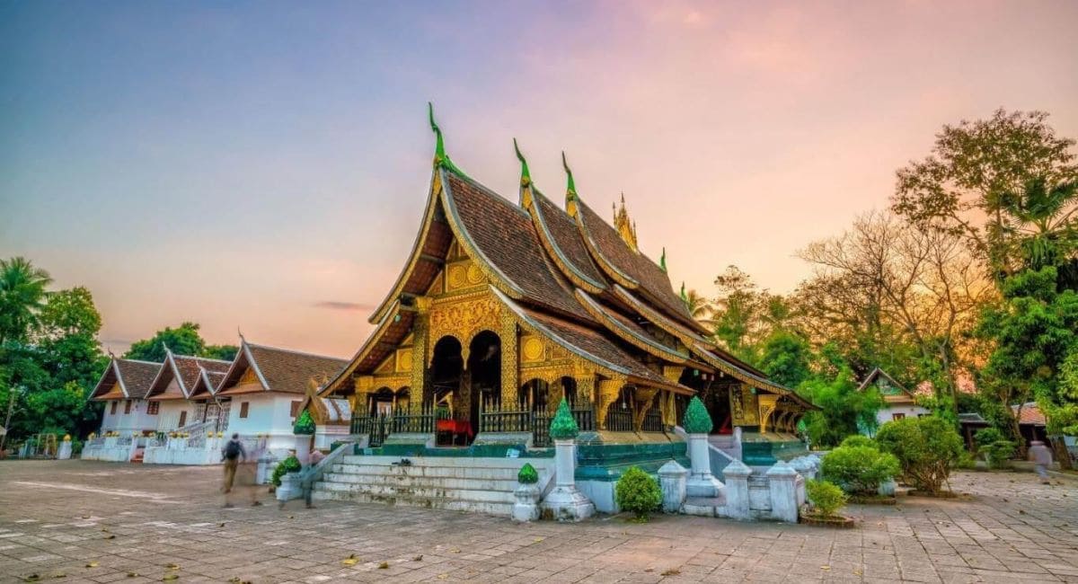 Wat Xieng Thong ghi dấu ấn với vẻ đẹp cổ kính, linh thiêng và đậm bản sắc Phật giáo Lào