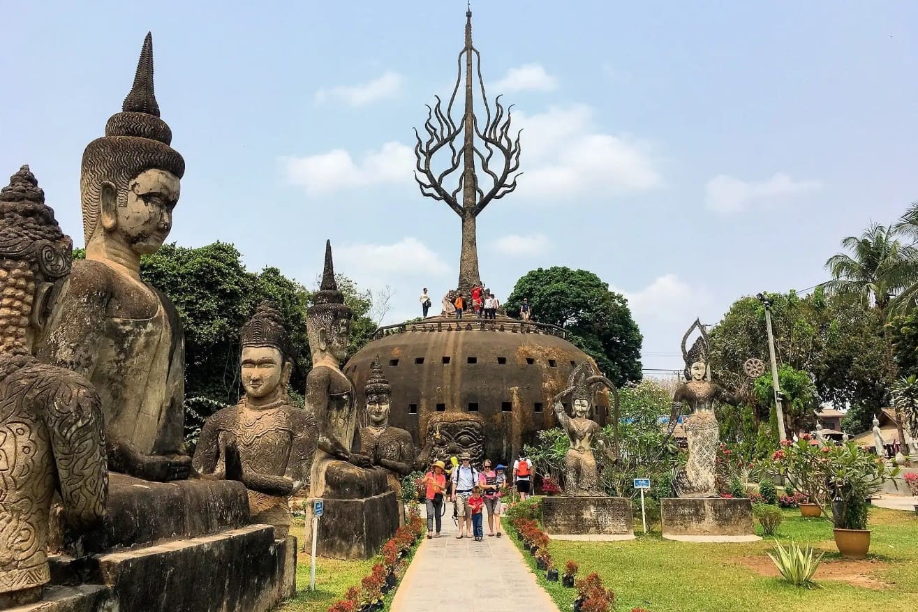 Tòa nhà “quả bí ngô” độc đáo – công trình biểu tượng tại Buddha Park