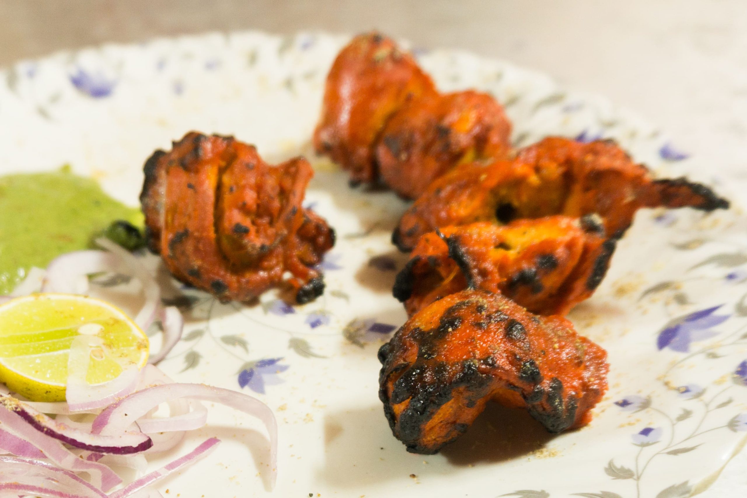 ẩm thực ấn độ Gà Tikka – Thịt gà nướng mềm thơm, đậm vị gia vị