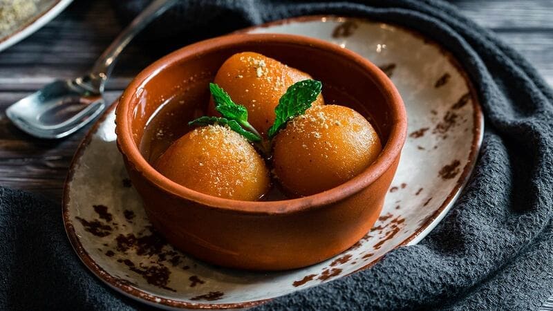 ẩm thực ấn độ Gulab Jamun – Món ngọt đặc trưng của ẩm thực Ấn Độ, mềm tan quyến rũ