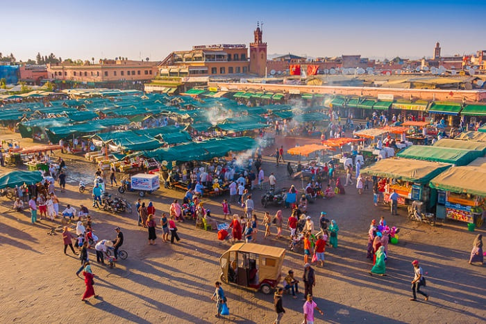 Taxi, xe ngựa và đi bộ là những phương tiện phổ biến để khám phá Marrakech