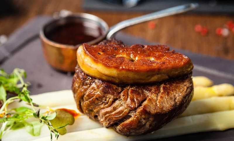 Gan ngỗng Foie Gras được xem là biểu tượng của nghệ thuật ẩm thực Pháp