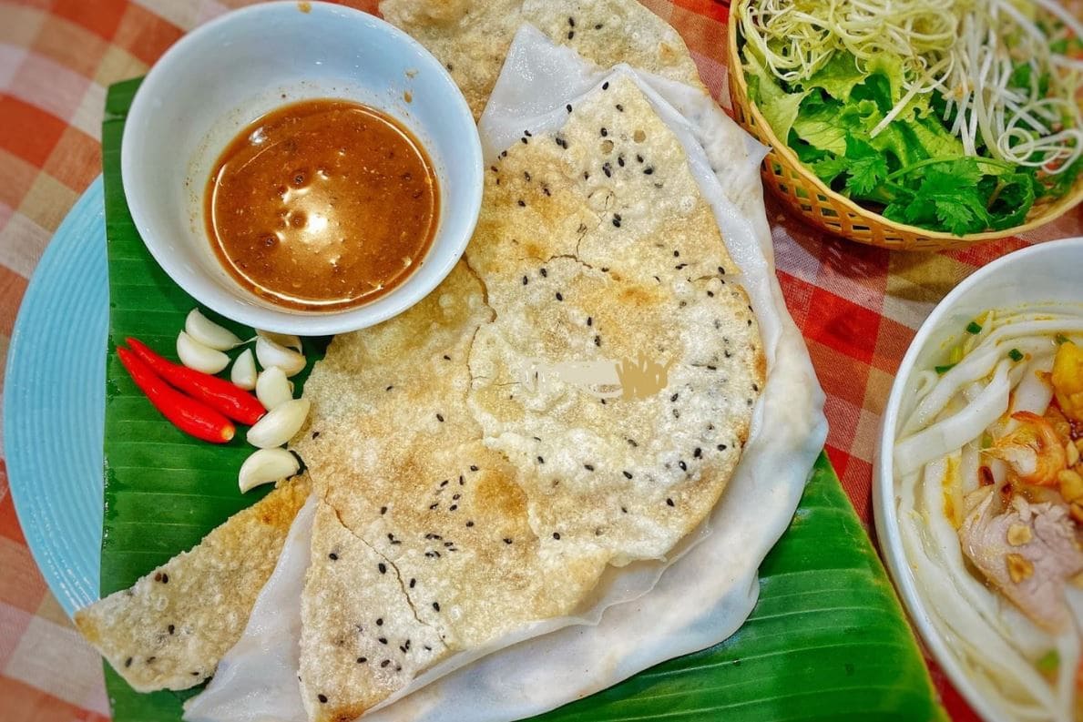 ẩm thực nha trang Bánh đập – Món ngon dân dã với lớp bánh giòn thơm và hương vị đậm đà