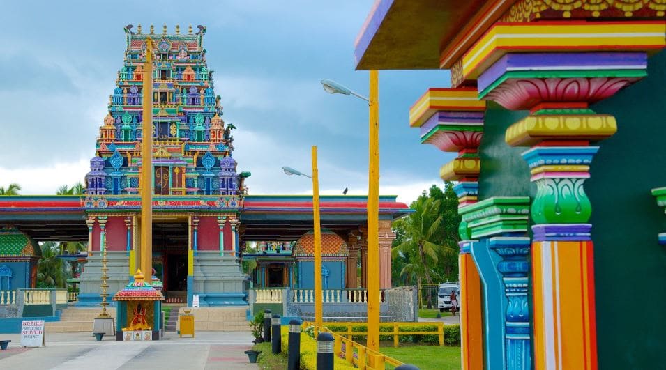 Kiến trúc rực rỡ của đền Sri Siva Subramaniya