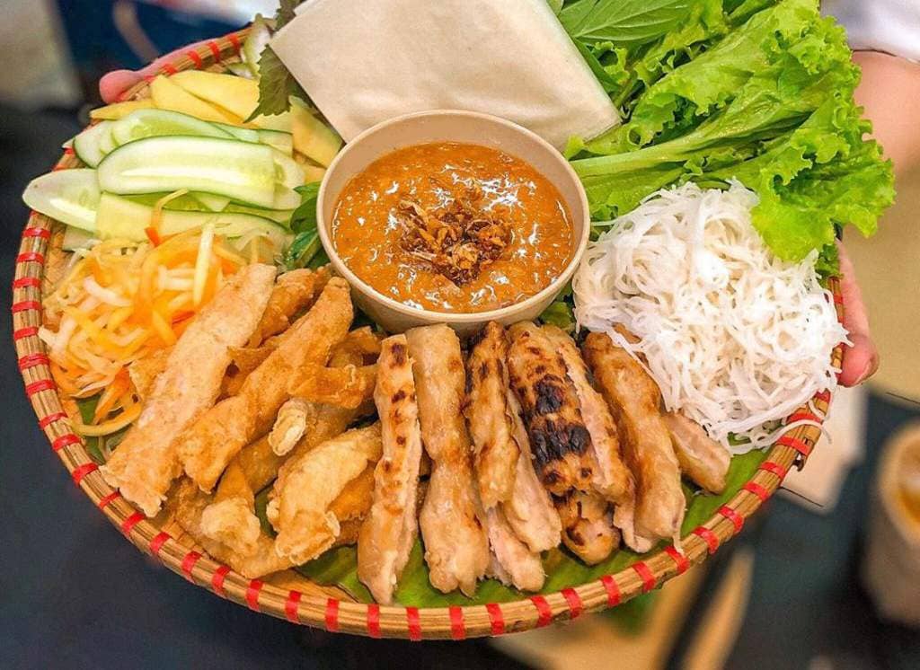 ẩm thực nha trang Nem nướng Nha Trang – Đặc sản trứ danh với hương vị thơm ngon khó cưỡng