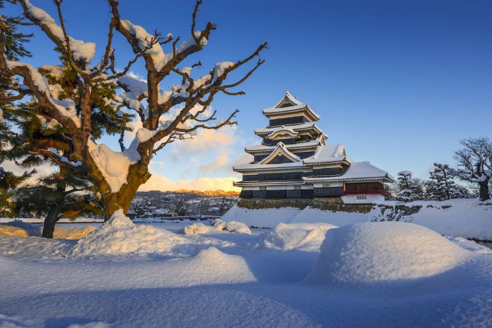 Nagano hấp dẫn với núi tuyết hùng vĩ, khu trượt tuyết nổi tiếng và trải nghiệm ngắm khỉ tuyết độc đáo